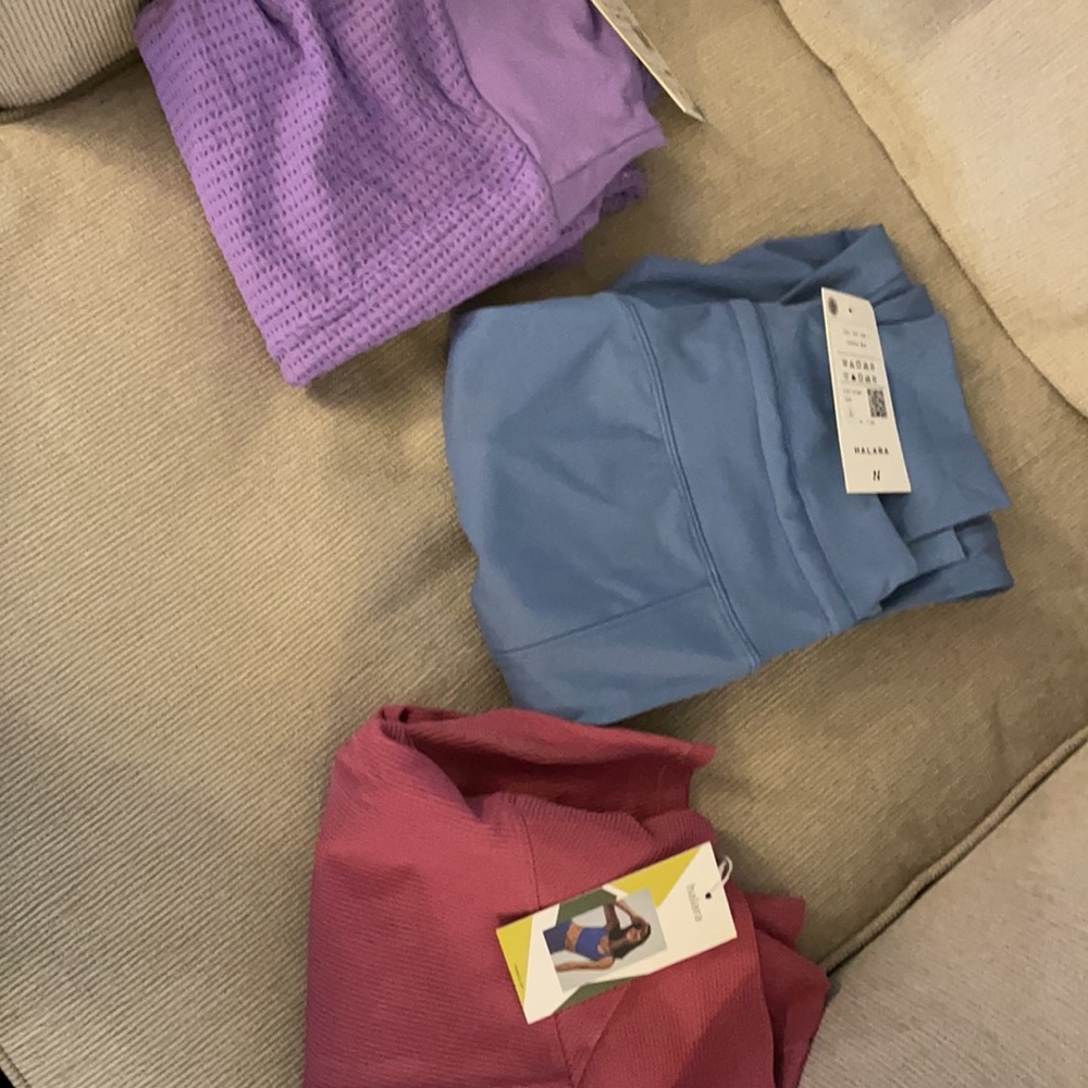Halara lot.  biker shorts, joggers, cinched bottom crop legging size SM